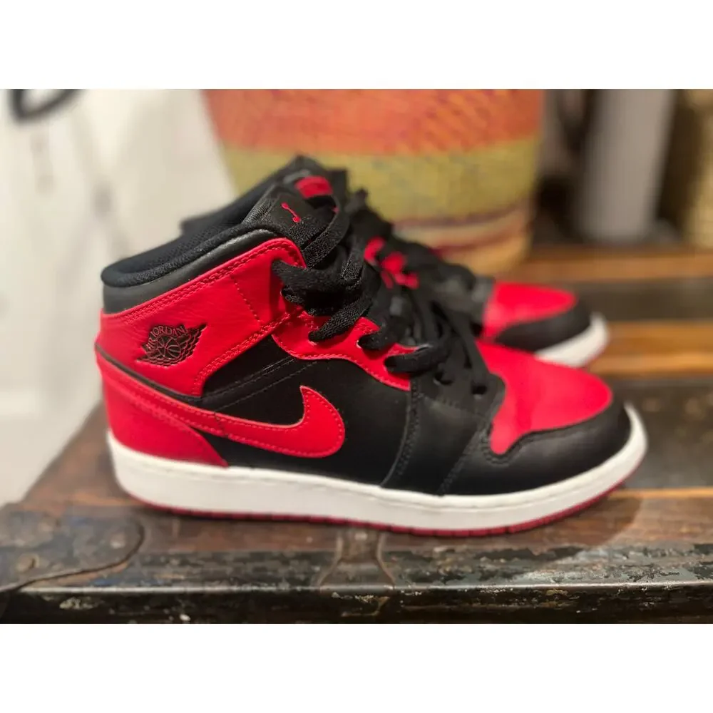Nike Air Jordan 1 Mid Banned Black Red  Bred Retro Shoes GS 6 Youth Excellent